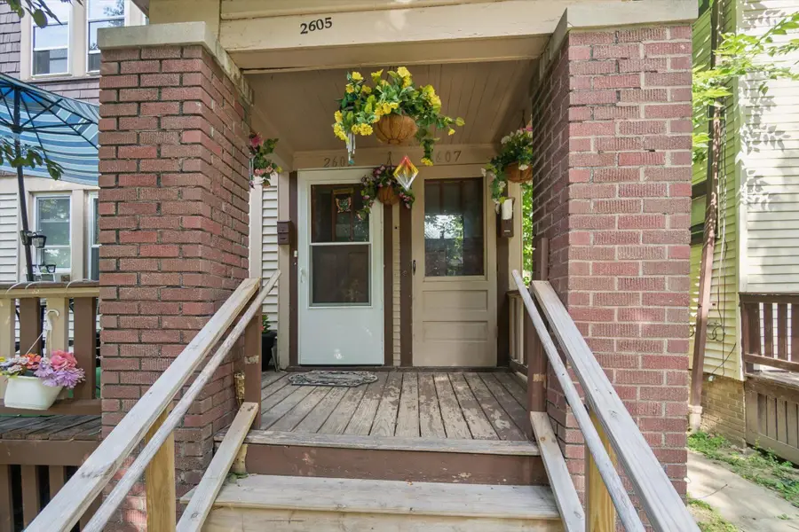2605 N 49th St, Milwaukee, WI 53210 - #2