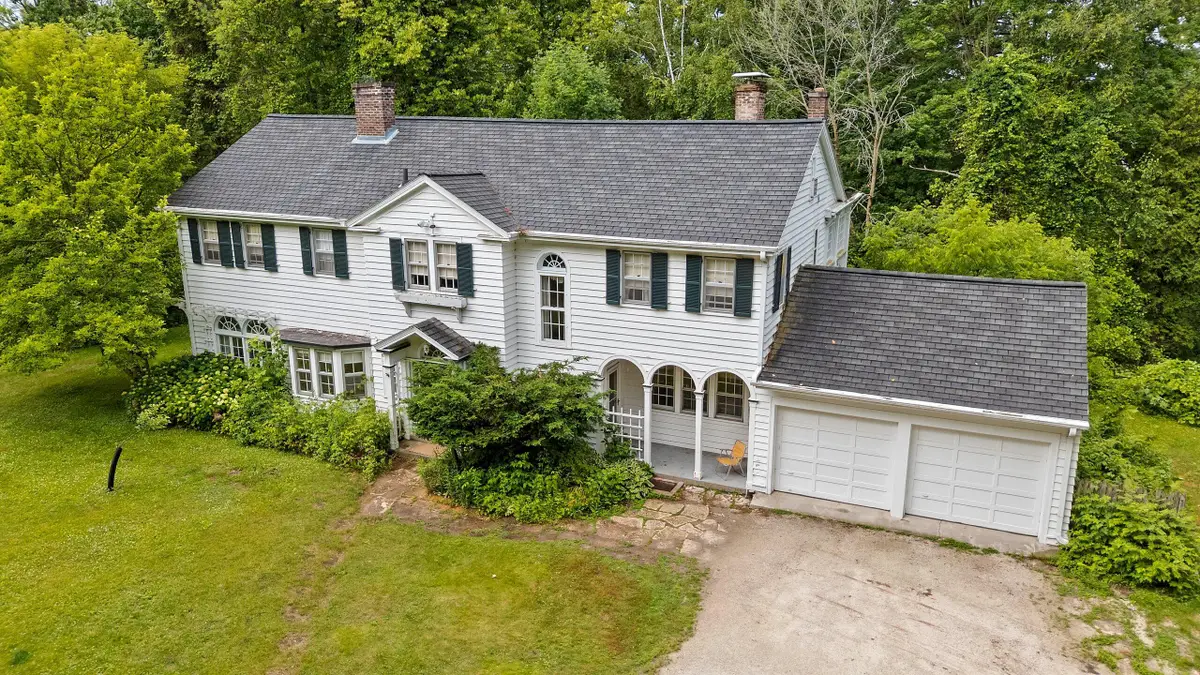 3814 Meadow Ln, Manitowoc, WI 54220 - #1