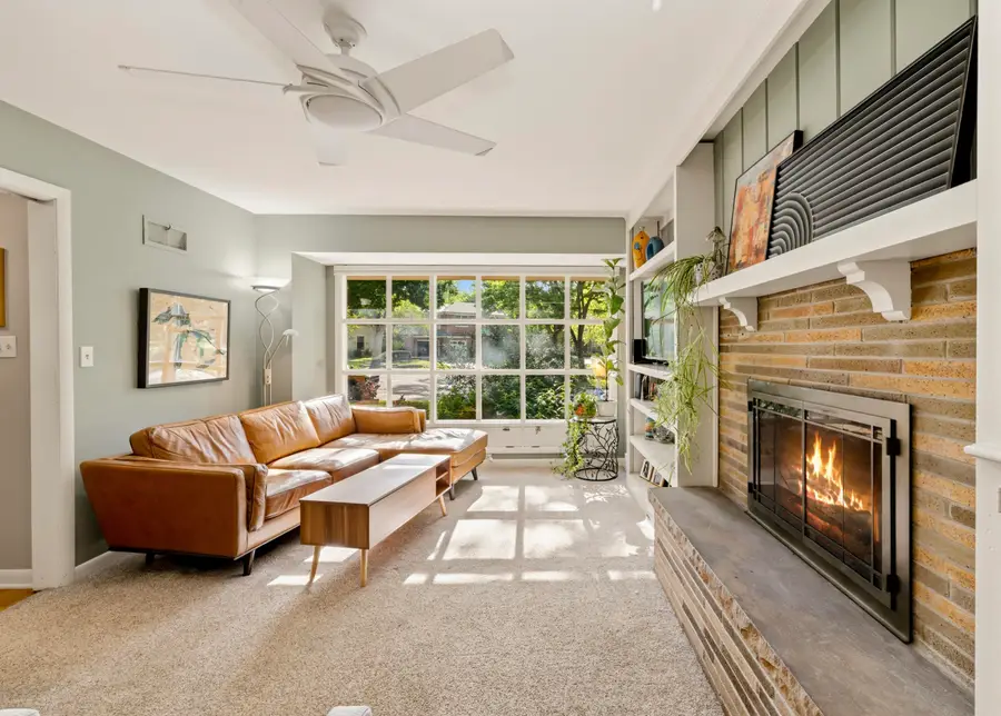 4765 N Cramer St, Whitefish Bay, WI 53211 - #2