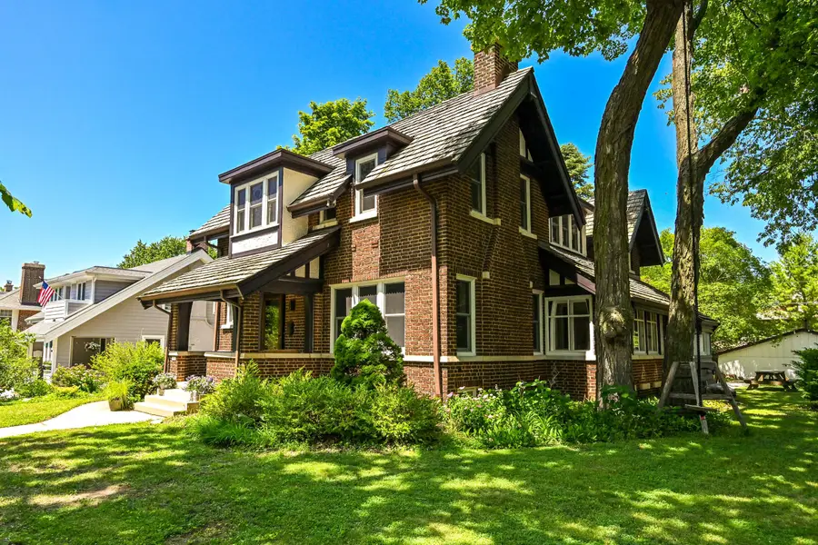 2524 E Menlo Blvd, Shorewood, WI 53211 - #2