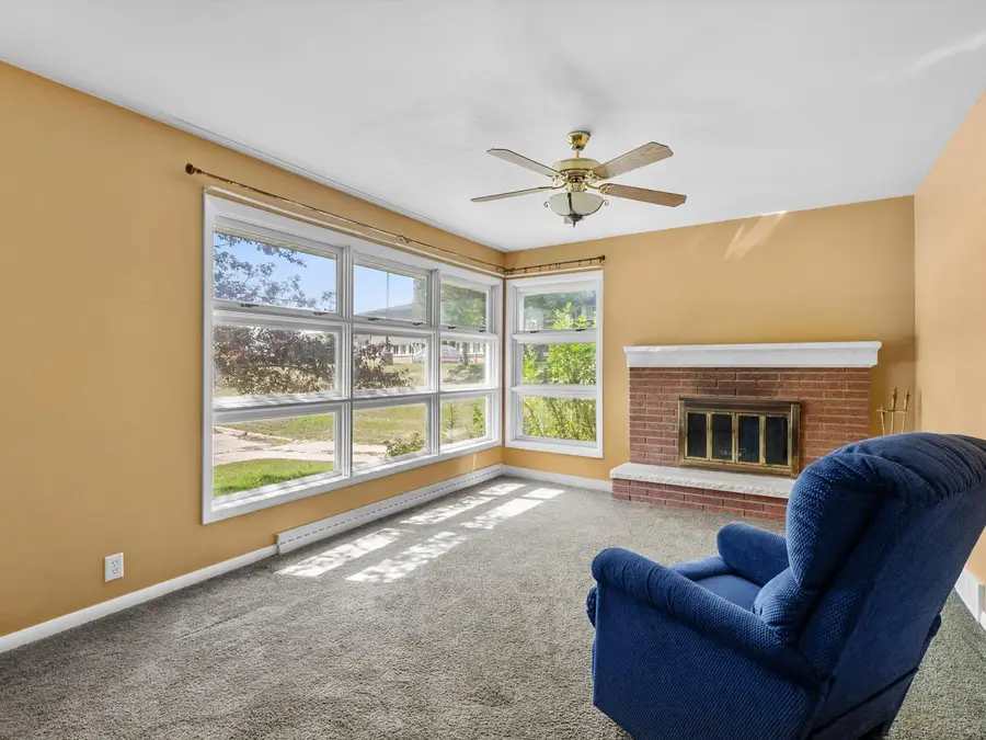 1421 N 5th St, Manitowoc, WI 54220 - #2