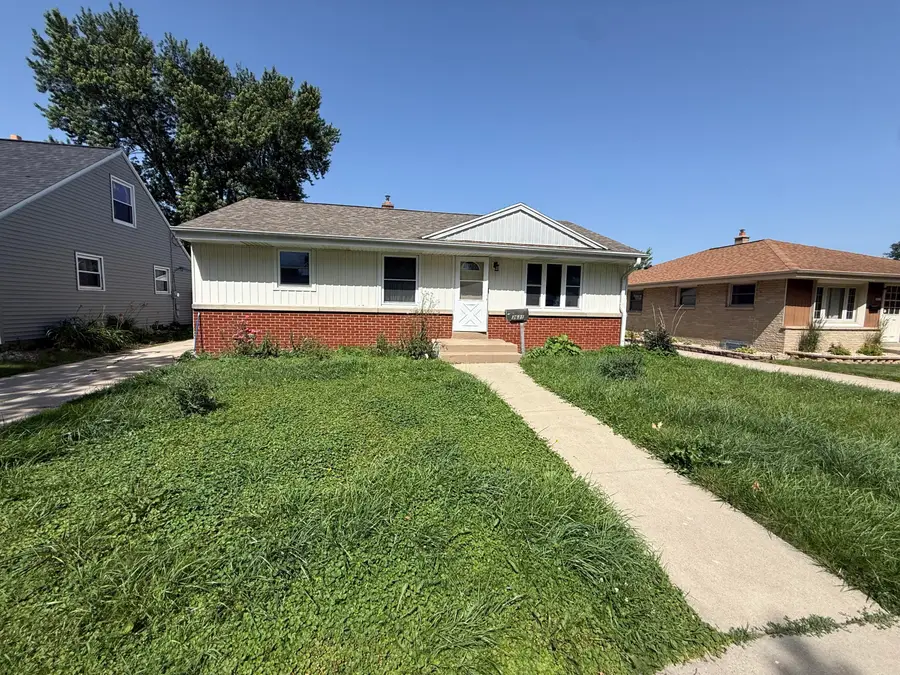 3631 S 82nd St, Milwaukee, WI 53220 - #2