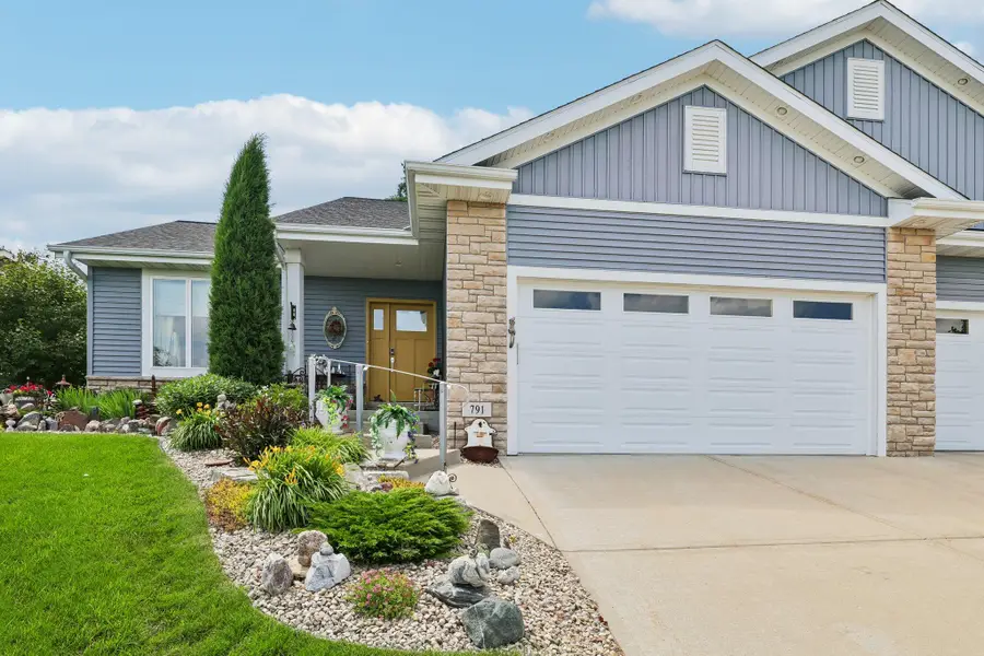 791 Country View Ln, Lake Mills, WI 53551 - #2