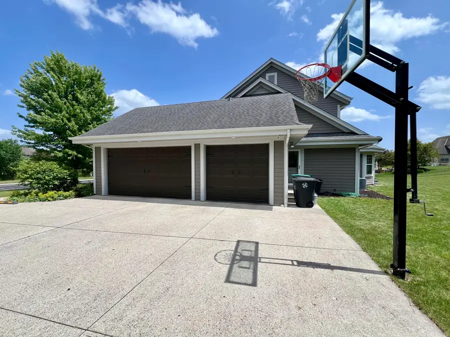 W151N7299 Paseo Ln, Menomonee Falls, WI 53051 - #2