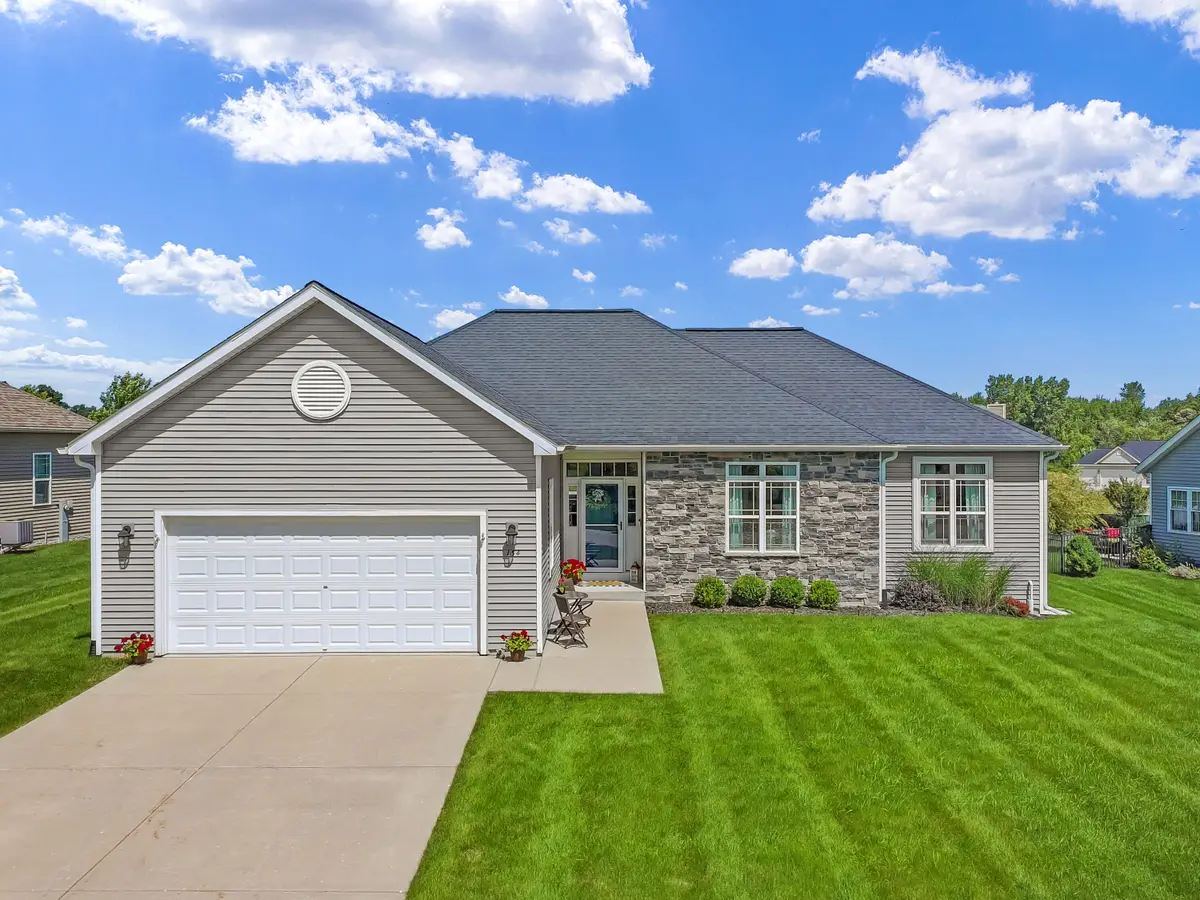 134 N Cranberry St, Elkhorn, WI 53121 - #1