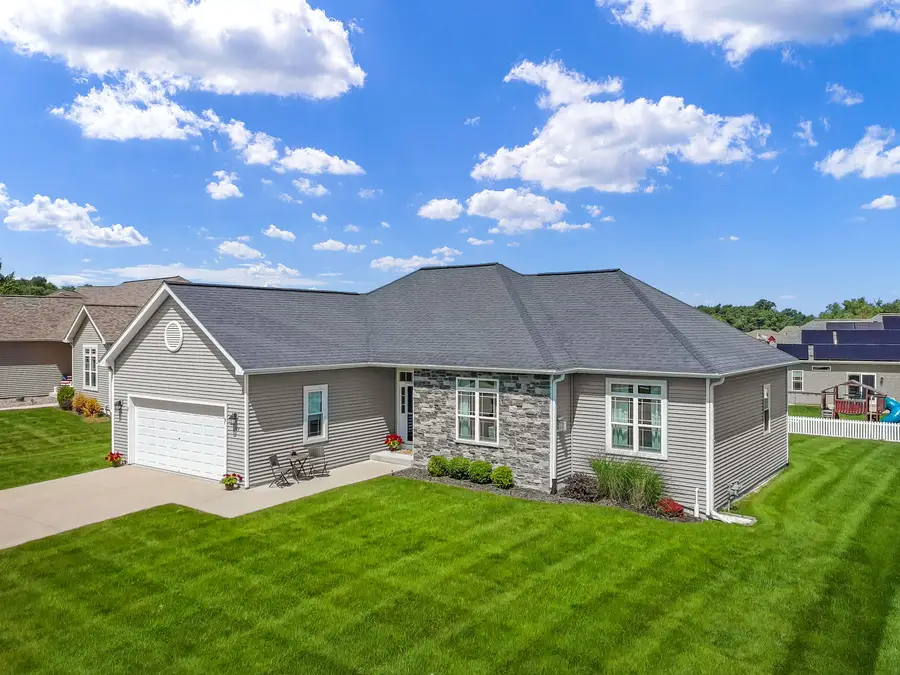 134 N Cranberry St, Elkhorn, WI 53121 - #2