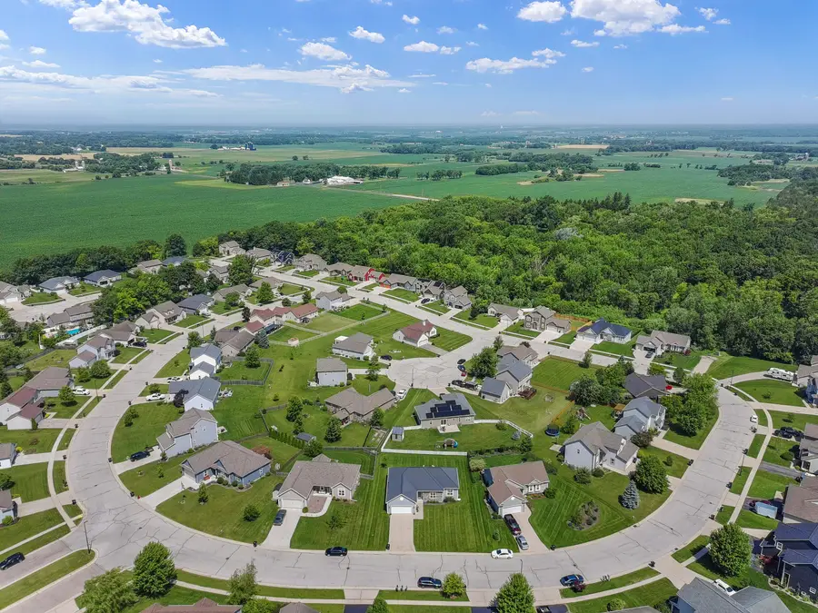 134 N Cranberry St, Elkhorn, WI 53121 - #3