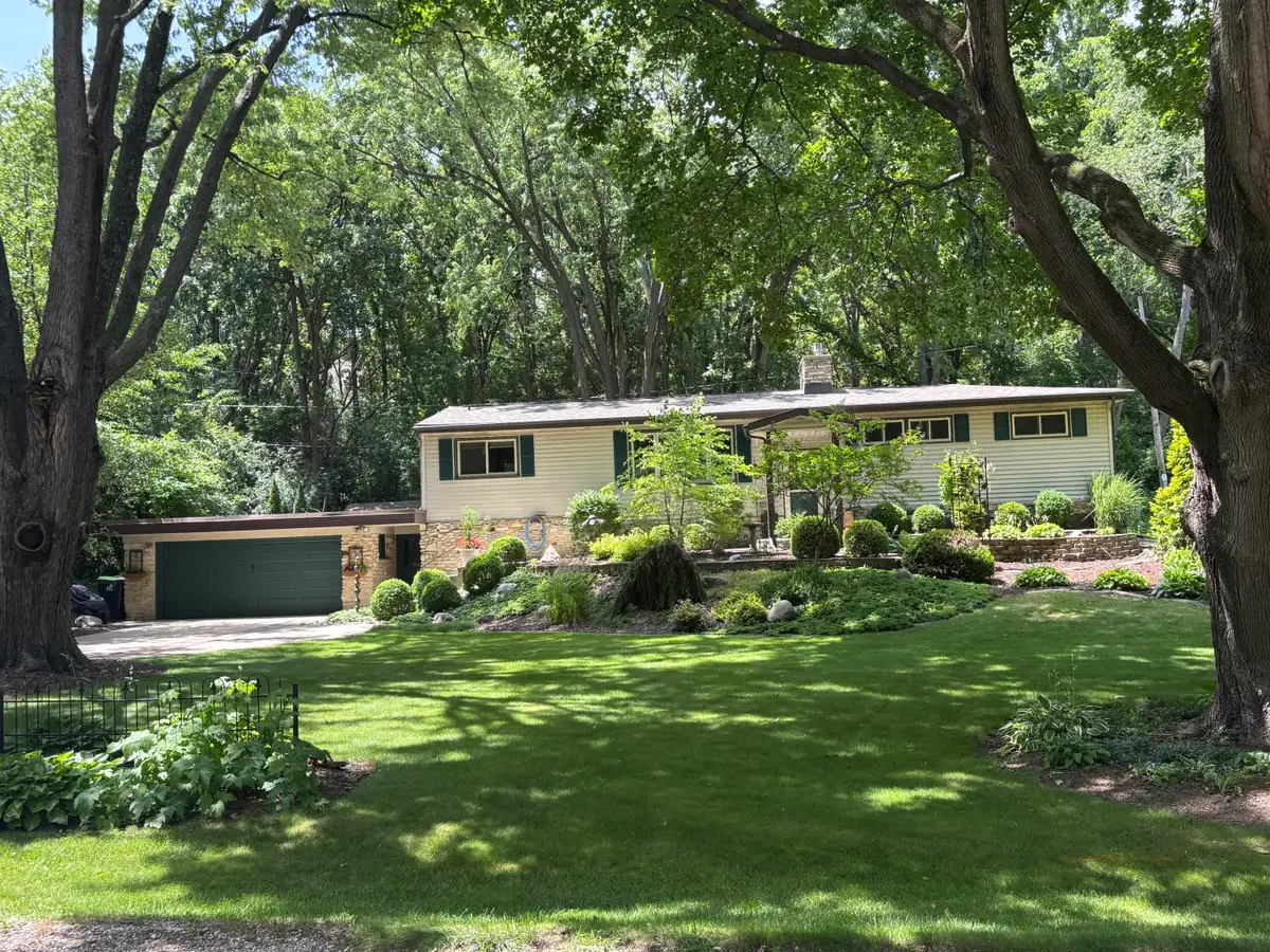4410 Golf Dr, Waterford, WI 53185 - #1