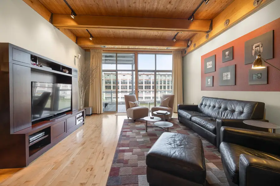 130 S Water St, Milwaukee, WI 53204 - #3