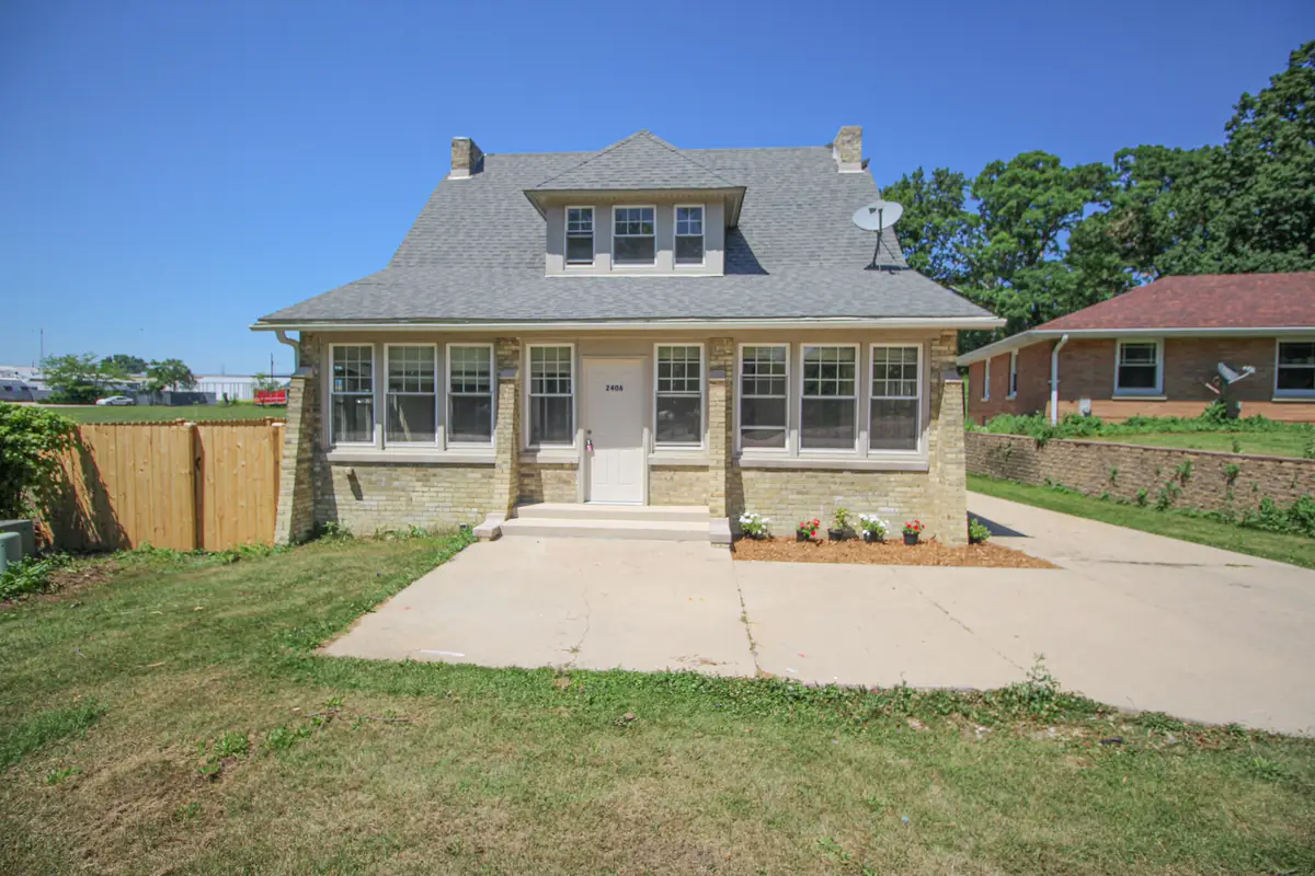 2406 Washington Rd, Kenosha, WI 53140 - #1