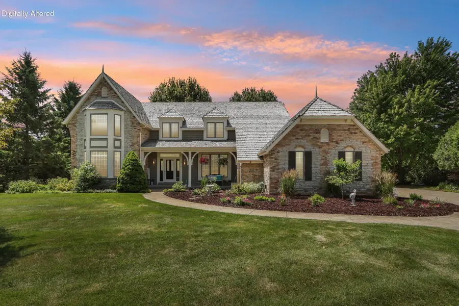 W288N3341 Lost Creek Ct, Delafield, WI 53072 - #2