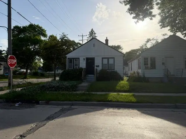 5003 N 37th St, Milwaukee, WI 53209 - #1