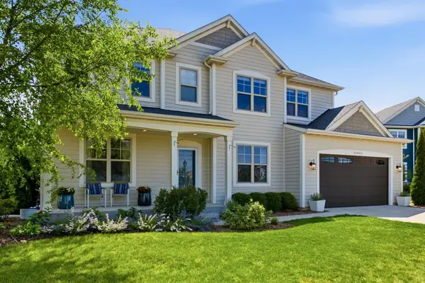 W136N6052 Weyer Farm Dr, Menomonee Falls, WI 53051