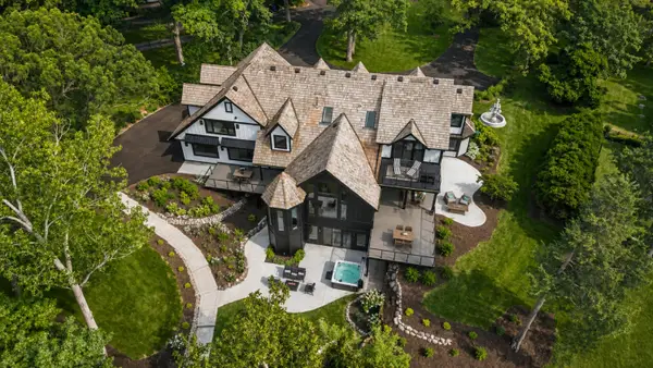 W335N5511 Island View Ln, Merton, WI 53058
