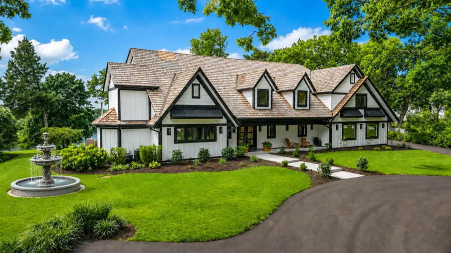 W335N5511 Island View Ln, Merton, WI 53058 - #2