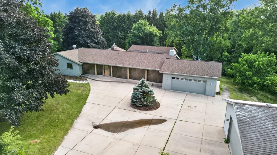 W2179 Shamrock Dr, Sheboygan Falls, WI 53083 - #3