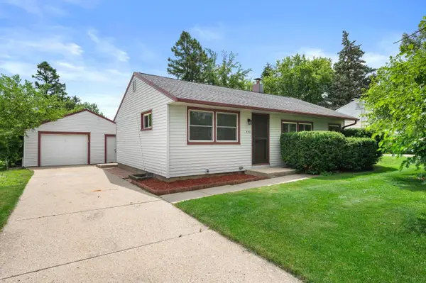 4366 S 72nd St, Greenfield, WI 53220