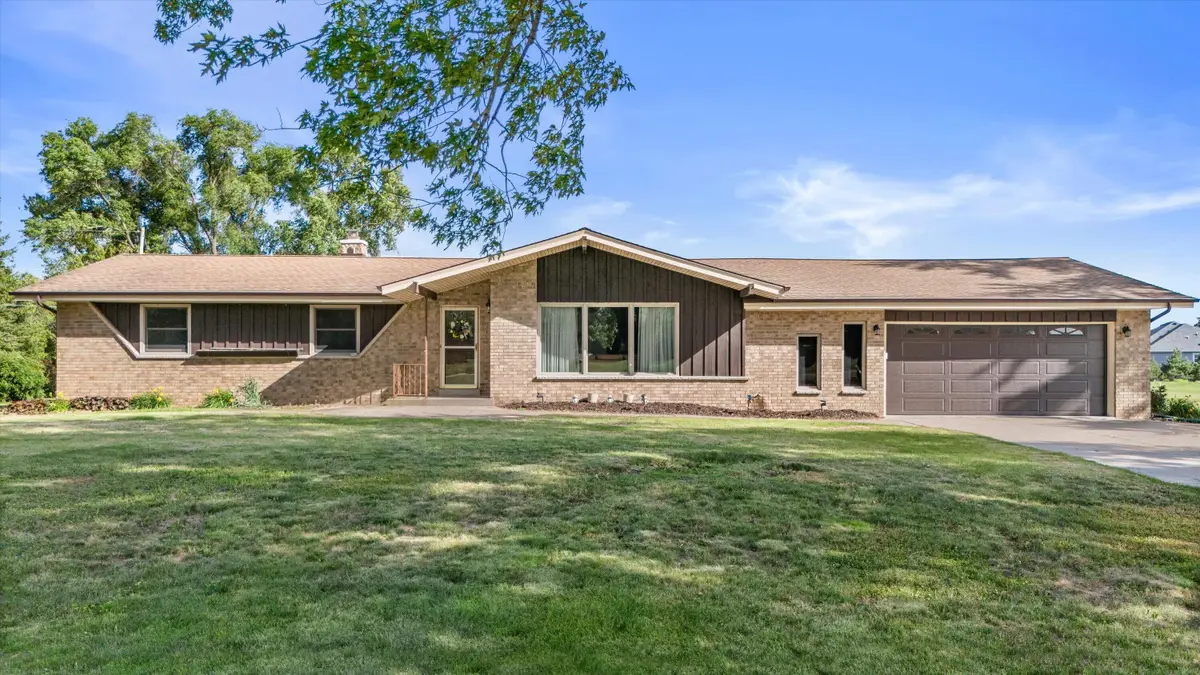 S93W22525 Henneberry Ave, Vernon, WI 53103 - #1
