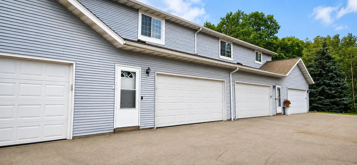 501 Slinger Rd, Slinger, WI 53086 - #1