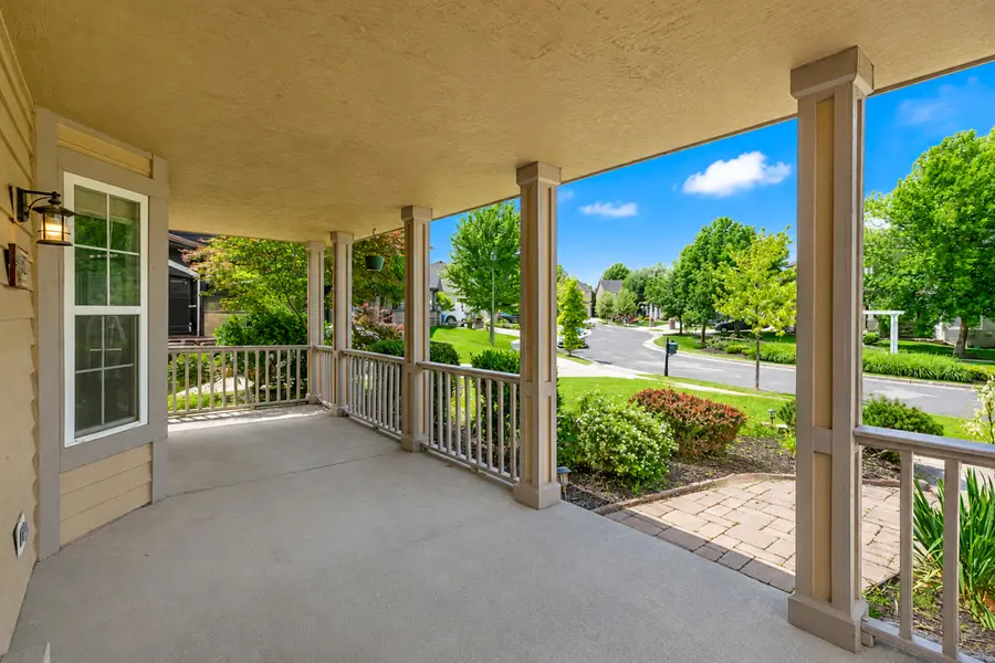 3822 S Centennial Cir, Milwaukee, WI 53221 - #3