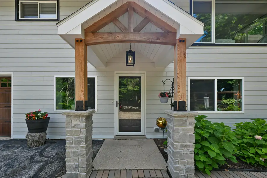 795 W Monrovia Ave, Glendale, WI 53217 - #2