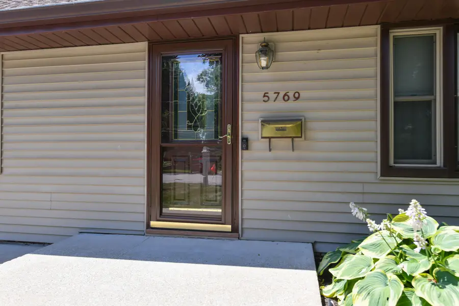 5769 N River Forest Dr, Glendale, WI 53209 - #2