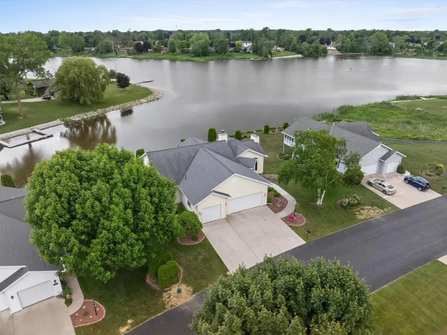 1505 Blue Heron Dr, Two Rivers, WI 54241 - #2
