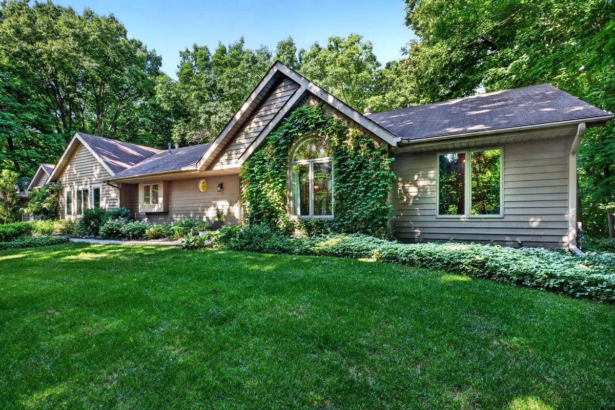 315 Kettle Ct, Slinger, WI 53086 - #1