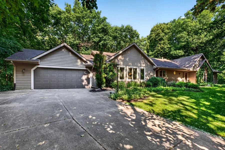 315 Kettle Ct, Slinger, WI 53086 - #2