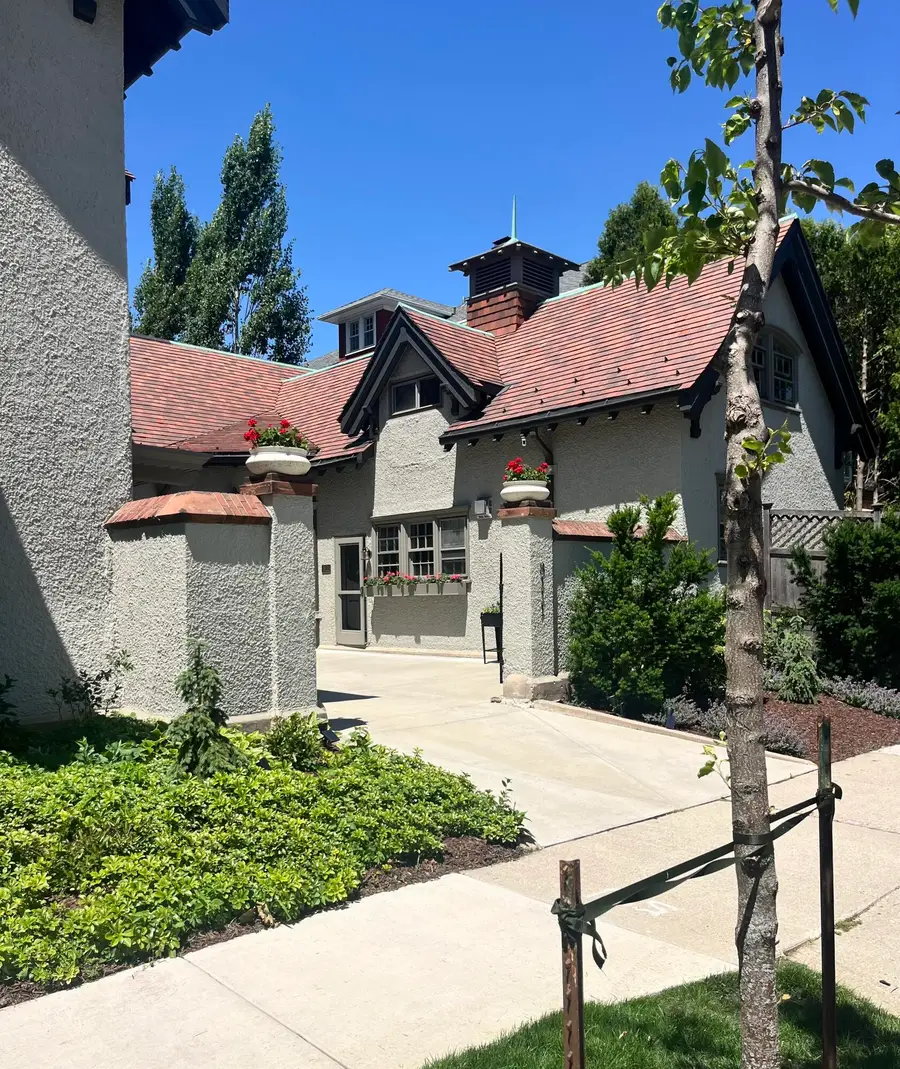 2928 E Kenwood Blvd, Milwaukee, WI 53211 - #3
