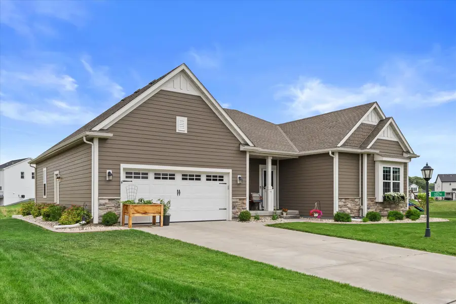 35174 Winnebago Ct, Summit, WI 53066 - #2