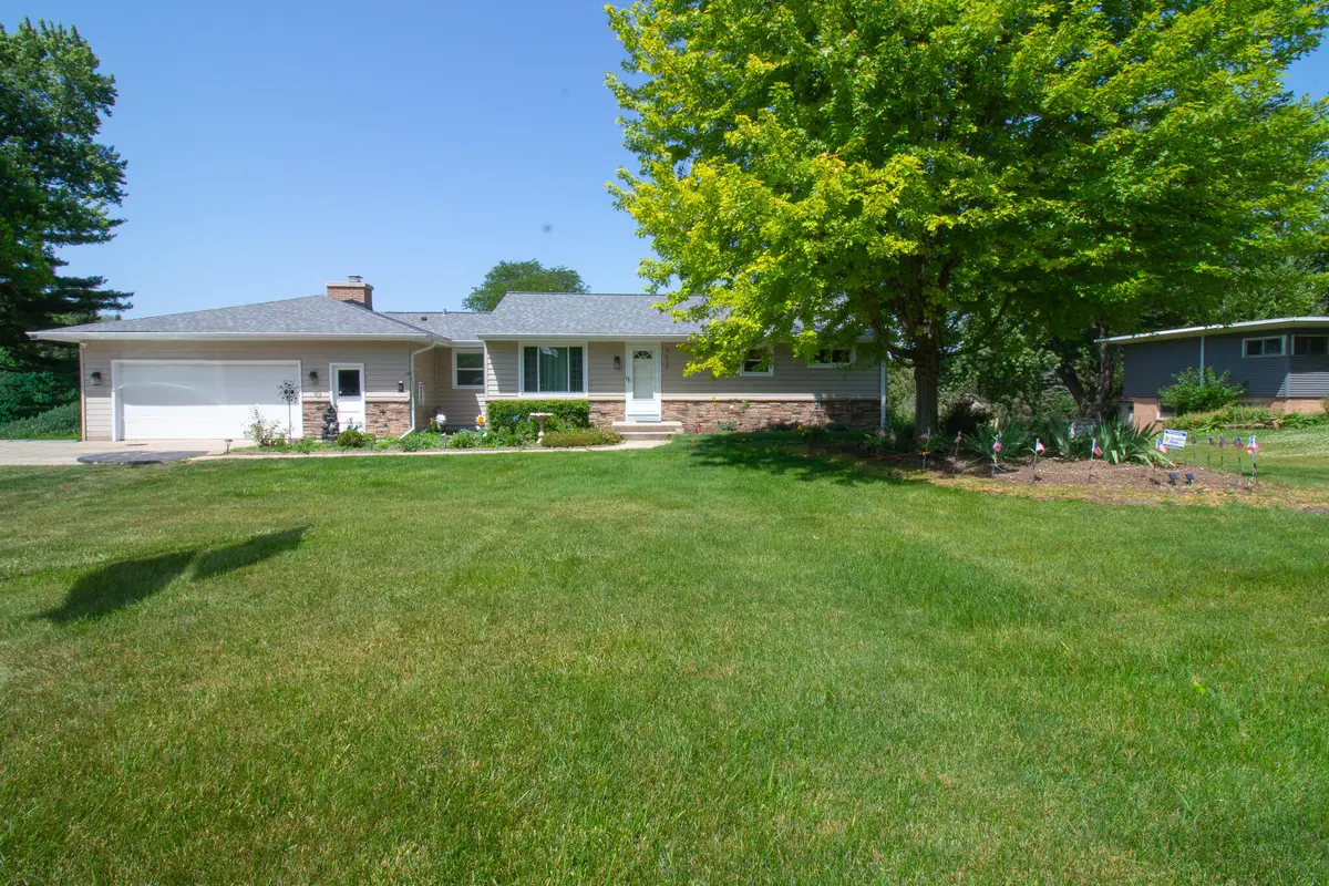 4615 N 149th St, Brookfield, WI 53005 - #1