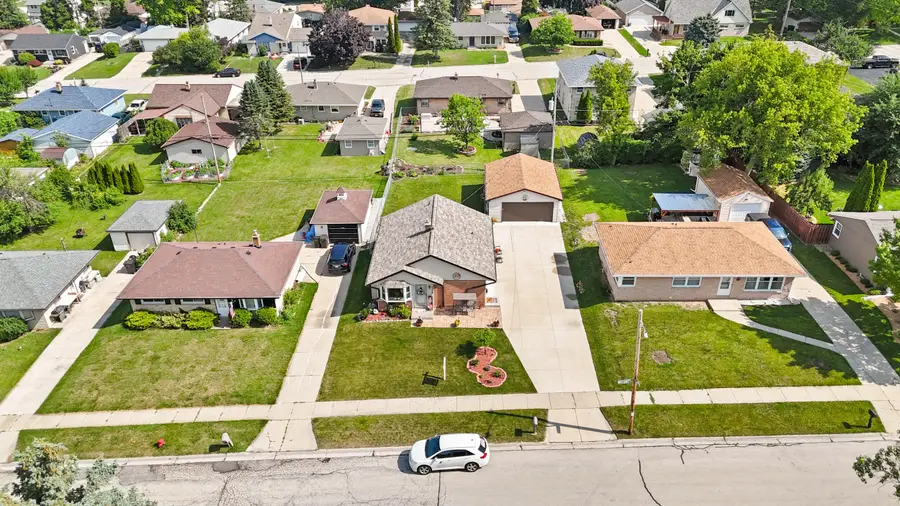 518 Williams Ave, South Milwaukee, WI 53172 - #3