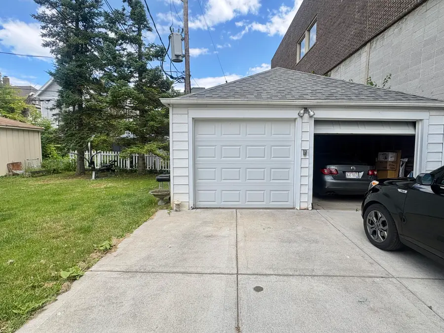 528 N 63rd St, Wauwatosa, WI 53213 - #3