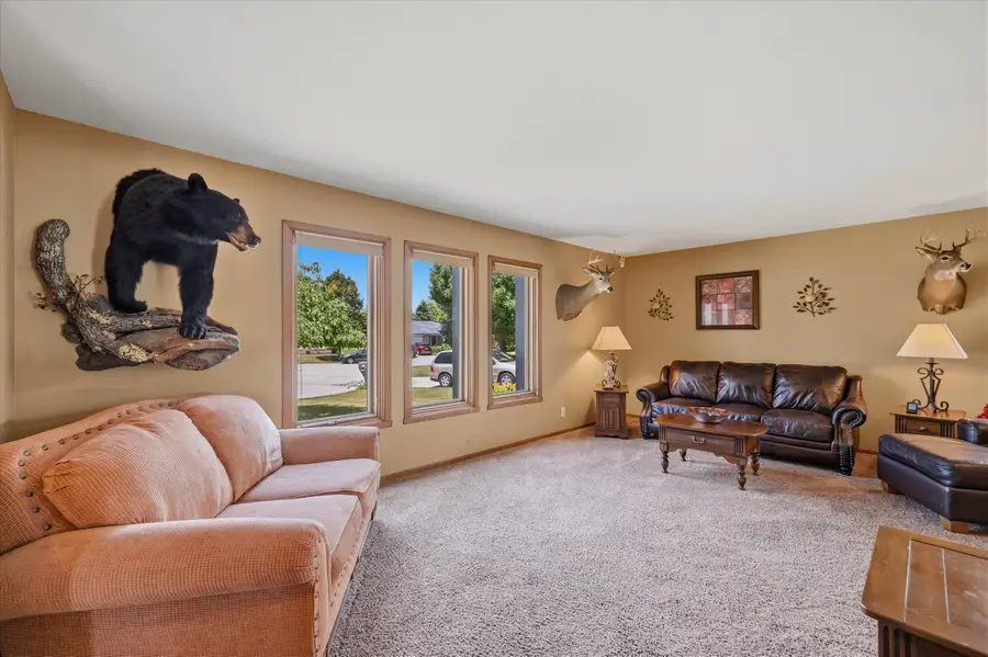 920 Cedar Ct, Port Washington, WI 53074 - #3