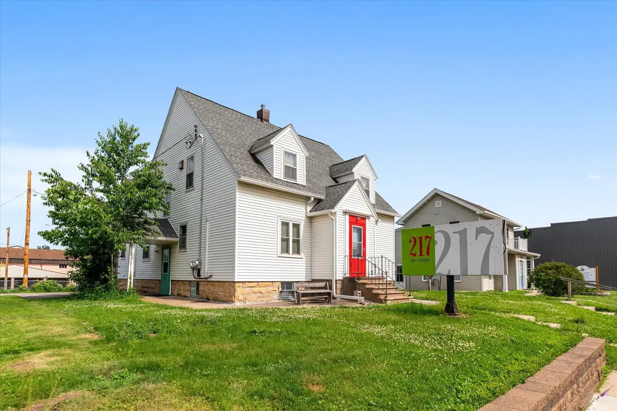 217 N Main St, Viroqua, WI 54665 - #1