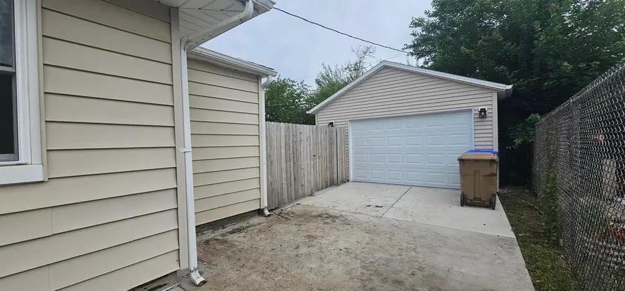 5606 44th Ave, Kenosha, WI 53144 - #2