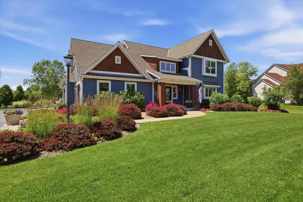 W289N7349 Sweetwater Ct, Merton, WI 53029
