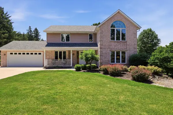 N75W29135 Pledl Ln, Merton, WI 53029