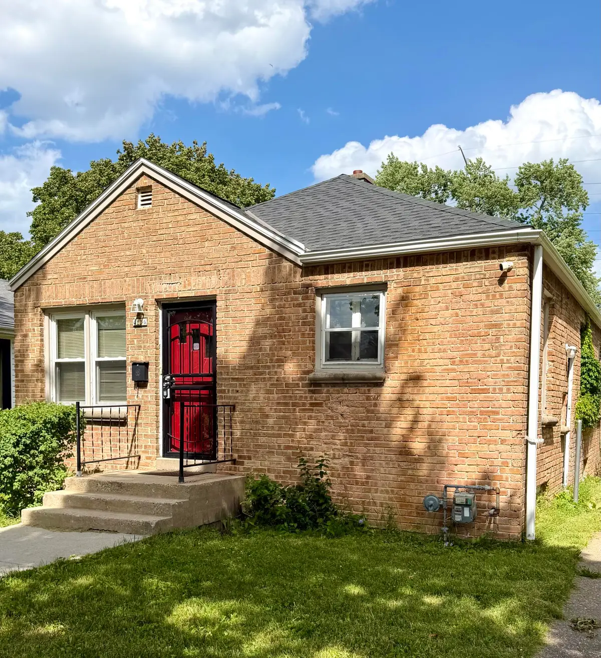 4656 N 21st St, Milwaukee, WI 53209 - #1