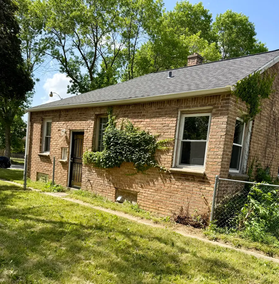 4656 N 21st St, Milwaukee, WI 53209 - #2