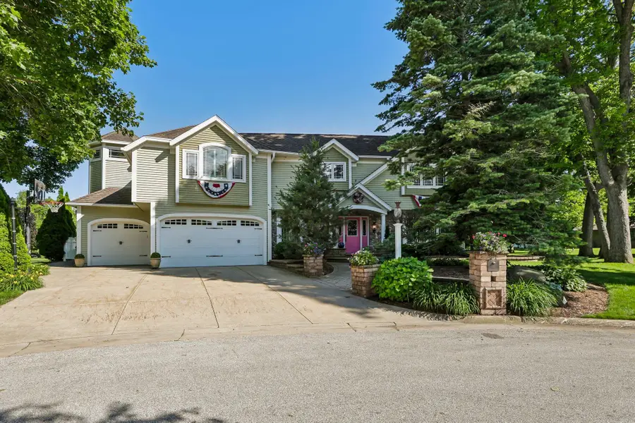 702 Glenwood Ct, Jefferson, WI 53549 - #3
