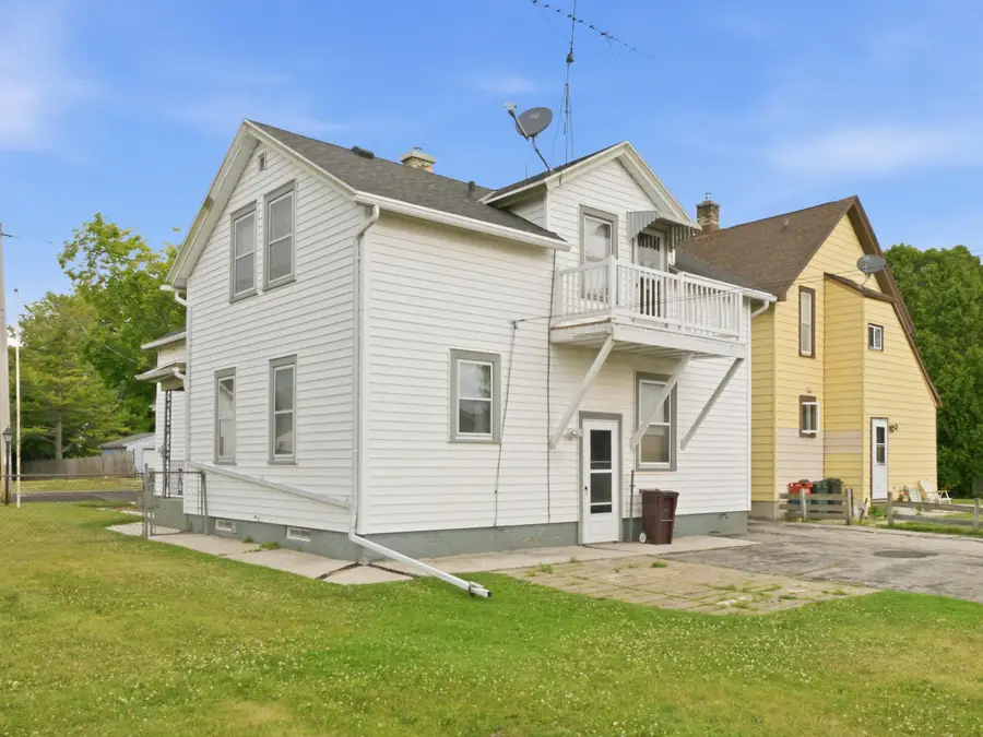 1209 S 11th St, Manitowoc, WI 54220 - #3