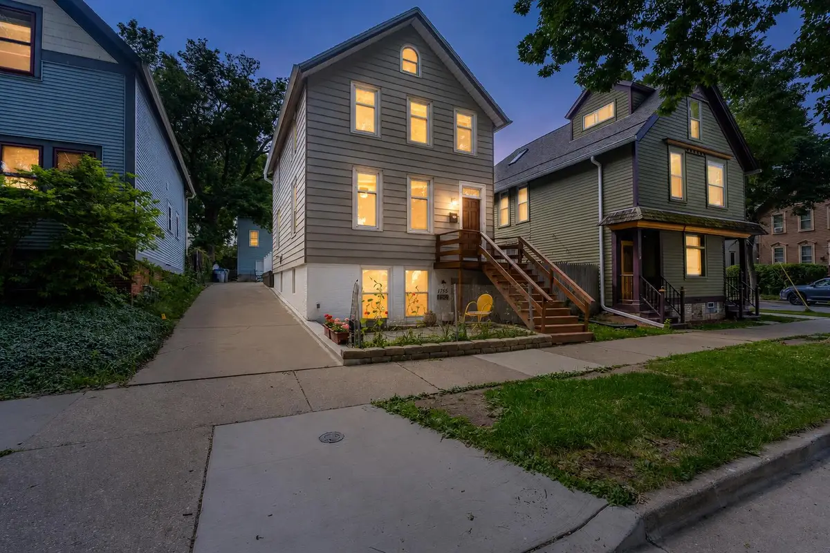 1755 N Franklin Pl, Milwaukee, WI 53202 - #1