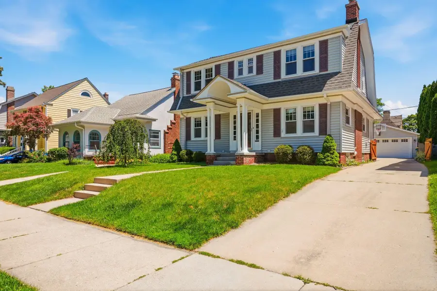 4416 N Murray Ave, Shorewood, WI 53211 - #2