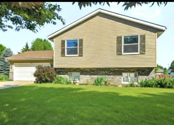401 Idlewood Ave, West Bend, WI 53095