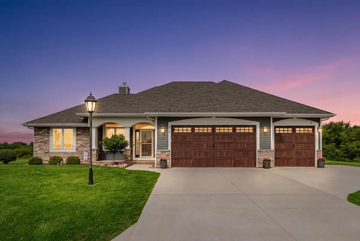 810 Westwind Dr, Eagle, WI 53119 - #1