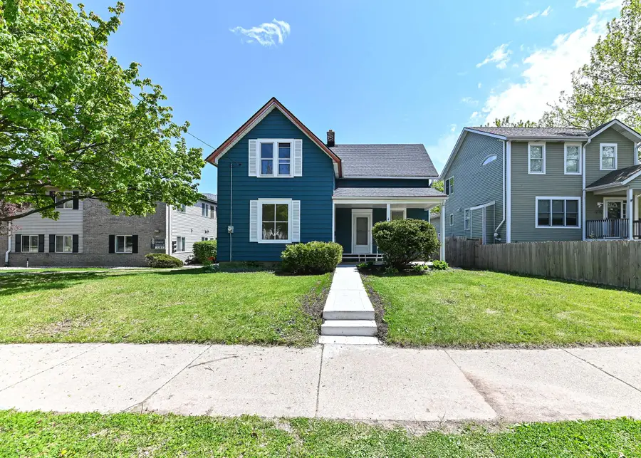 3270 S 92nd St, Milwaukee, WI 53227 - #2