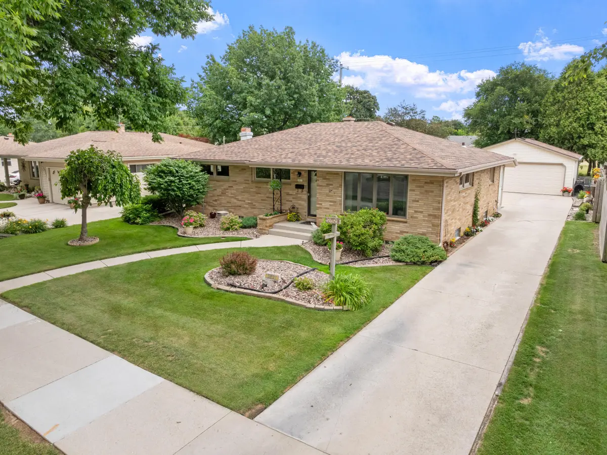 2821 S 18th St, Sheboygan, WI 53081 - #1