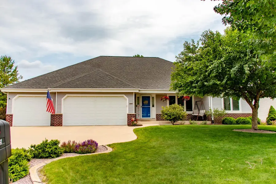 8160 S Lakeview Dr, Franklin, WI 53132 - #2